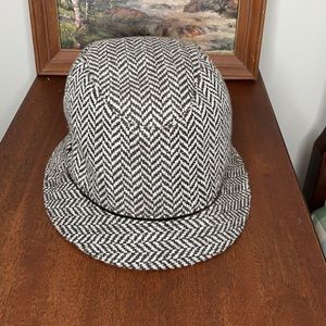 American Eagle herringbone winter bucket hat (Size Small)